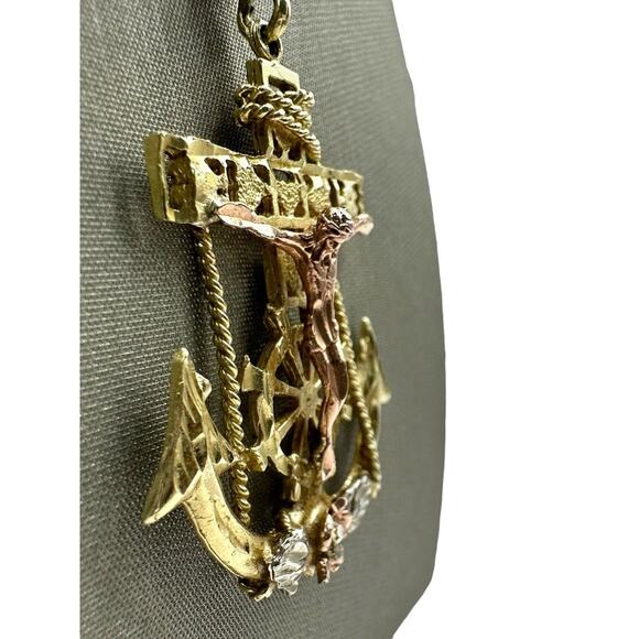 14K Tri-Tone Jesus Crucifix Anchor Pendant (16118) - Picture 5 of 6